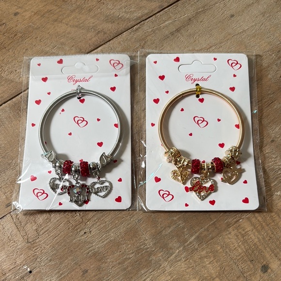 Crystal Jewelry - Heart Charm Bracelet Set of 2 MOM & LOVE ❤️ Silver and Gold NWT